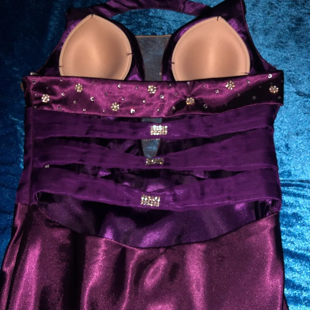 Prom Dress Sequin Gown with halter top Size 6 - Picture 8 of 10